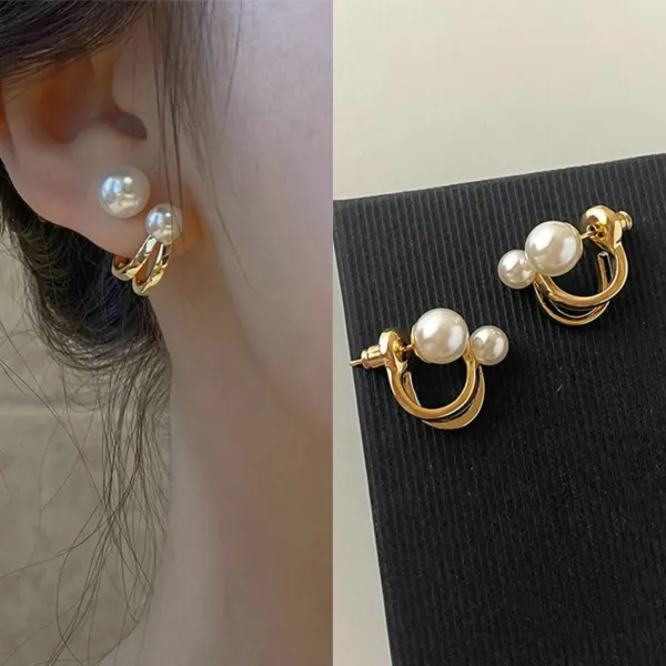 Korean Classy Pearls Stud earrings